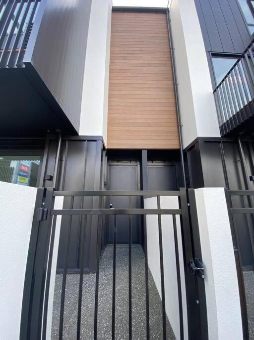 Modern Central Living Christchurch Buitenkant foto